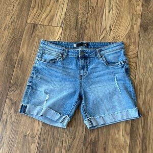 Kut From the Cloth denim shorts. Catherine boyfriend shorts with cuff.